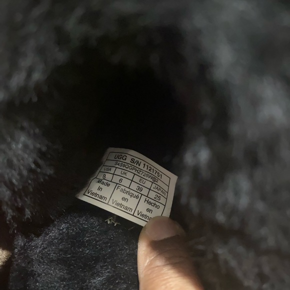 UGG Super Fluff Slippers - Picture 4 of 6